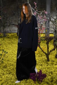 00025-RAF-SIMONS-SPRING-21-RTW-AND-MENS.thumb.jpg.90908a3529ade8e05a509cf02eaa8daa.jpg