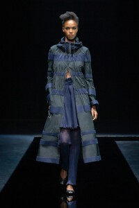 00026-Giorgio-Armani-RTW-Fall-21.thumb.jpg.c7036f35d06bccf12200ccaba7c1e499.jpg