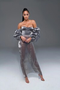 00036-Laquan-Smith-RTW-Spring-2021-credit-Hype-Williams.thumb.jpg.5374aae014b2fb7f52eefdd939f8aff3.jpg