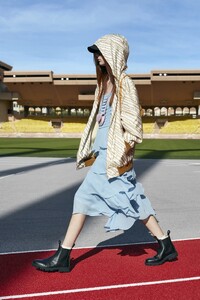 00041-CELINE-SS21-RTW.thumb.jpg.08830d2db4a1de61ed5922ee74d7d769.jpg