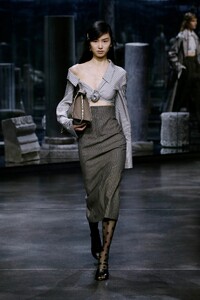 00041-Fendi-Fall-21.thumb.jpg.8a355a43da778239fd3d9b956724dc0d.jpg