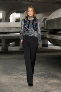 00042b-Isabel-Marant-RTW-Fall-21.jpg.thumb.jpg.10925dc7c51cc7d9a1ef992fa31132b8.jpg