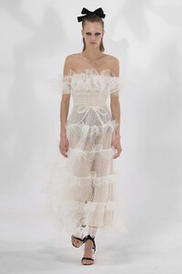 00046-Giambattista-Valli-SS21-RTW.thumb.jpg.e809d135c297d2ac59ad7211be9d5e4e.jpg