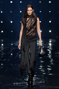 00052-Givenchy-RTW-Fall-21.thumb.jpg.d7275ccd6e76cedbcbf06b1df4c046d4.jpg