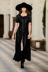 00054-CHANEL-PRE-FALL-21.thumb.jpg.2a62d4ab98f502b92226e39d054feac9.jpg