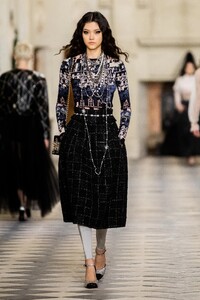 00064-CHANEL-PRE-FALL-21.thumb.jpg.586a2cbb16787a71e7578d0509dd822e.jpg