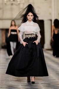 00066-CHANEL-PRE-FALL-21.thumb.jpg.abec063b7efd2feec6bedf0e9ed0c86d.jpg