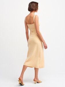 101a02880_t.sari-1.jpg