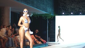 MISE OFFICIAL - MIAMI SWIM WEEK THE SHOWS 2022.mp4_20230213_105139.606.jpg
