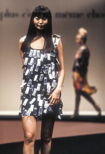 1417012477_Moschino1996WomenRTW127.thumb.jpg.1fb6c6eea6dfa3d6554a3eac10f35496.jpg