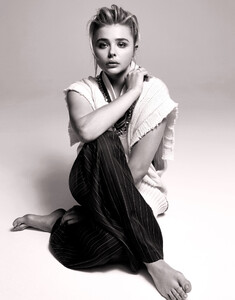 1463674355803_Chloe_Moretz_The_Edit_May_19_2016_iPad_09.jpg