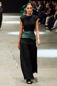 1522336943_vogue.com00002-Bassike-Australia-Resort-2022-Sydney-credit-gorunway-Brad-Hick.thumb.jpeg.e9ee24f9e78daa58583551c47e5fcac5.jpeg