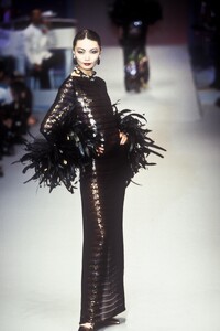 1601815653_NinaRicci1996HauteCouture104.thumb.jpg.5898f4da3734bcce22514e925ff3904b.jpg