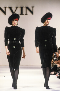 1753638051_Lanvin1984WomenRTW45.thumb.jpg.3a7d84bcdde7f9826f74008a8faca0e1.jpg