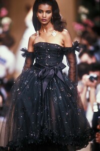 2135795529_YvesSaintLaurent1990HauteCouture226.thumb.jpg.0e45a0ea23463f49d33b4c97de593e91.jpg