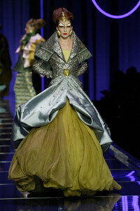 221344459_ChristianDior2004HauteCouture215.jpg.b7047393363fc39be18a7e83858f4494.jpg