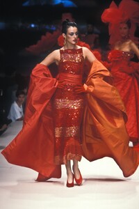 257193332_NinaRicci1995HauteCouture114.thumb.jpg.c8528e4417ddb8234bac5341c1d0bbd7.jpg