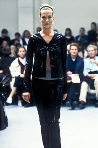 492799050_HelmutLang1994WomenRTW86.thumb.jpg.e35d18ae9407d0f327971d6fbcd1eaef.jpg