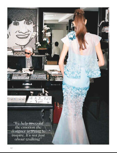 63093664_VogueUK2012-05-166.thumb.jpg.6717667a4989c7613222e1c703a2fdd7.jpg
