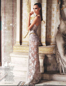 680848049_VogueUK2012-05-161.thumb.jpg.adceb39fc5863ab5a2d21f09cd7a28b0.jpg