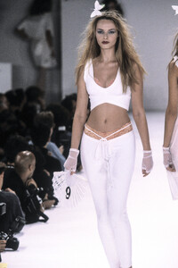 78204312_carolynpark-chapmanbj9767.thumb.jpg.c4a82afa7bc24c5c42398e3c749ce026.jpg