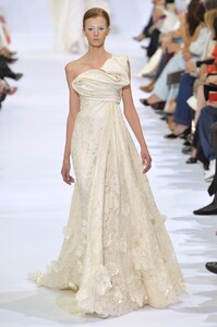 Elie+Saab+Fall+2009+CXJX2iDiPfix.jpg