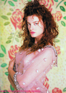 87-11-Elle-UK-3.thumb.jpg.f26456aee76fa1524a978855f34a34ac.jpg