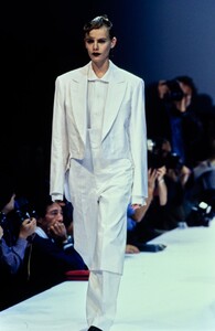 COMME-DES-GARCONS-SPRING-1995-RTW-DETAIL-09-CN10043530.jpg