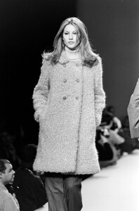 Carolina-Herrera-FW-1996-8.thumb.jpg.c5bbe8d81cbd93da7f2bba56733a3a83.jpg