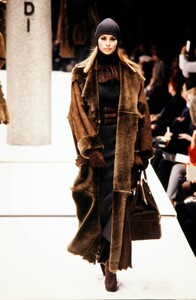 Fendi-FW-92-1.thumb.jpg.dbaeaea61c0858c56b41510186b30ba7.jpg