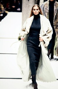 Fendi-FW-92-14.thumb.jpg.b505f9862b1404a20133f8145e533df0.jpg