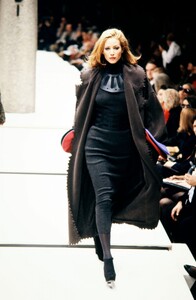 Fendi-FW-92-18.thumb.jpg.b67e7e695476836ead7746ac9bd5af2a.jpg