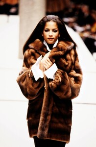 Fendi-FW-92-5.thumb.jpg.43e791b22d8c73fe70b32a6c17c20af5.jpg