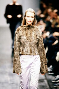 Fendi-FW-98-1.thumb.jpg.b42be5ec7b5e618f407798845935420b.jpg