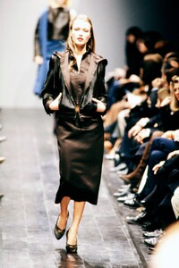 Fendi-FW-98-6.thumb.jpg.7b9ea34b8c99ff0ff1780d1b9b0265ed.jpg