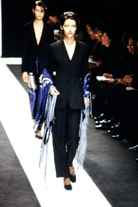 Giorgio_Armani_FW1997_01.jpg