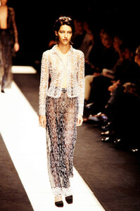 Giorgio_Armani_FW1997_09.jpg