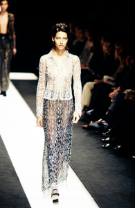 Giorgio_Armani_FW1997_12.jpg