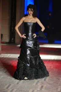 Guy_Laroche_FW2002_02.jpg