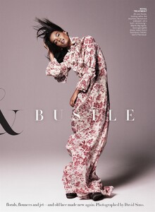 Hustle_Sims_US_Vogue_September_2015_02.thumb.jpg.eff75ebae611840c0ded0f8c3950ab5b.jpg