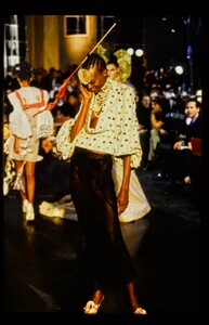 JOHN-GALLIANO-SPRING-1996-RTW-014.jpg