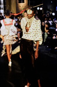 JOHN-GALLIANO-SPRING-1996-RTW-066.jpg