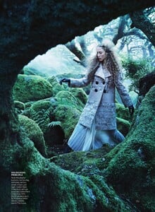 Jansson_US_Vogue_September_2015_10.thumb.jpg.334e7caf99ac90559f210c79a64258e7.jpg