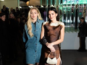 Kendall-Jenner---With-Gigi-Hadid-pictured-in-Milan-during-fashion-week-02.jpg