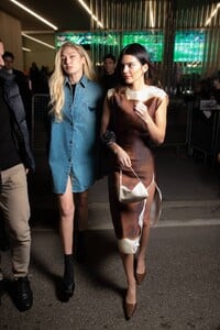 Kendall-Jenner---With-Gigi-Hadid-pictured-in-Milan-during-fashion-week-11.jpg