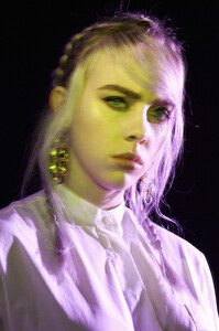 LADYGUNN-005_billieeilish_natalieneal.jpg