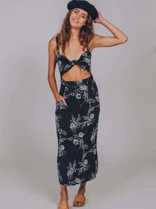 Lindsey_Midi_Flynn_Skye_Black_Floral_Dress1.thumb.webp.ffe7b5487747d48d01eb4fc501bb1362.webp