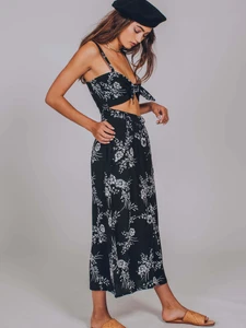 Lindsey_Midi_Flynn_Skye_Black_Floral_Dress2.thumb.webp.7457b27206e90875da3a26a50c509b37.webp