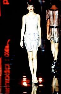 Paco-Rabanne-HC-FW-99-5.thumb.jpg.a8c06c219e8c0be034d4a0dbd23ecac3.jpg