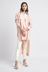 S11-21AW1066_Gracious_Long_Line_Shirt_Blush-21281-Aje-1307.jpeg